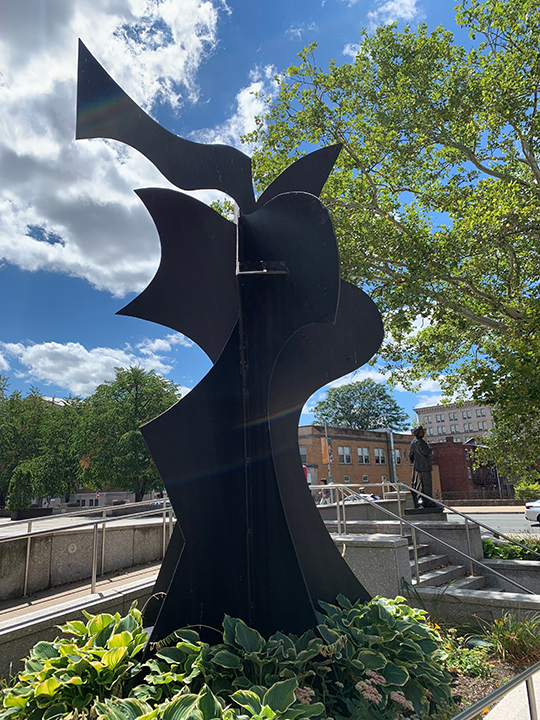 Large Vertical Motif, painted steel, 1987